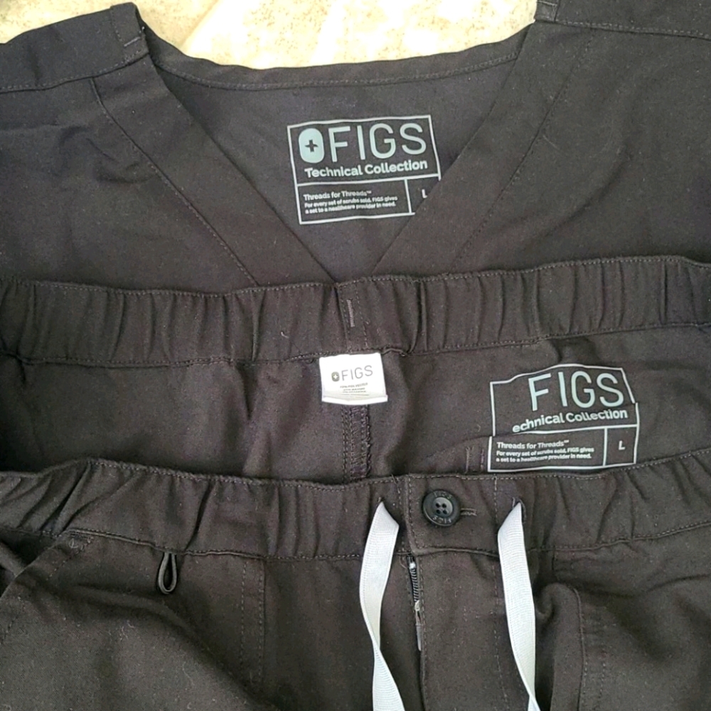Set of men's Figs black scrubs, Large